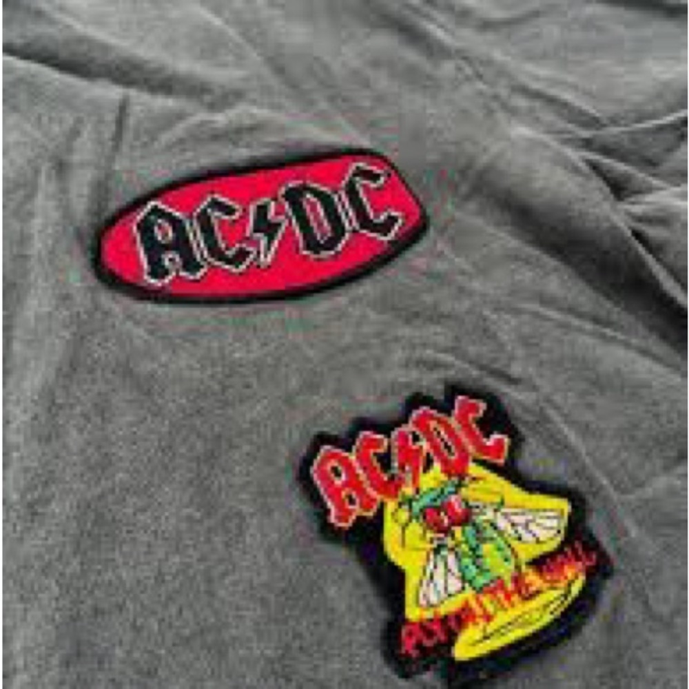 Lucky Brand x ACDC Mens Black Wash Logo Hells Bell Fly Patch Rock Band T-Shirt - Picture 2 of 5